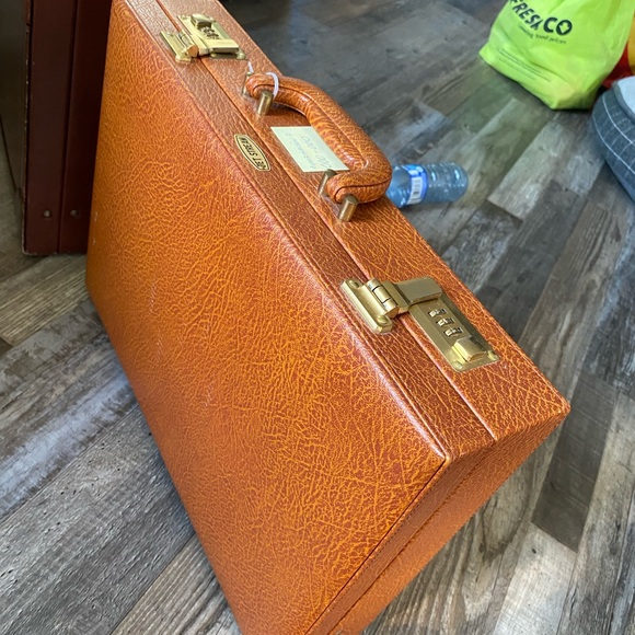 Jet stream briefcase 8/10 - Picture 3 of 4